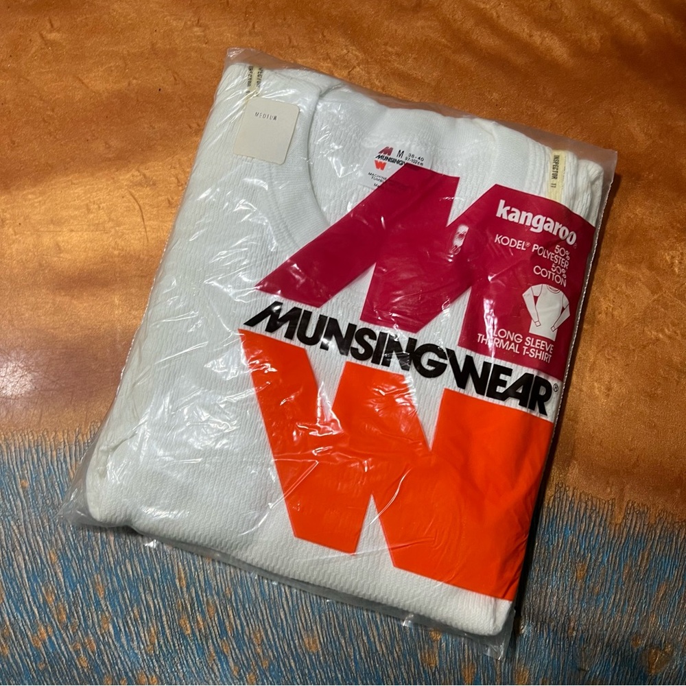 Vintage Munsingwear Kangaroo Thermal White Long Sleeve Shirt size medium New